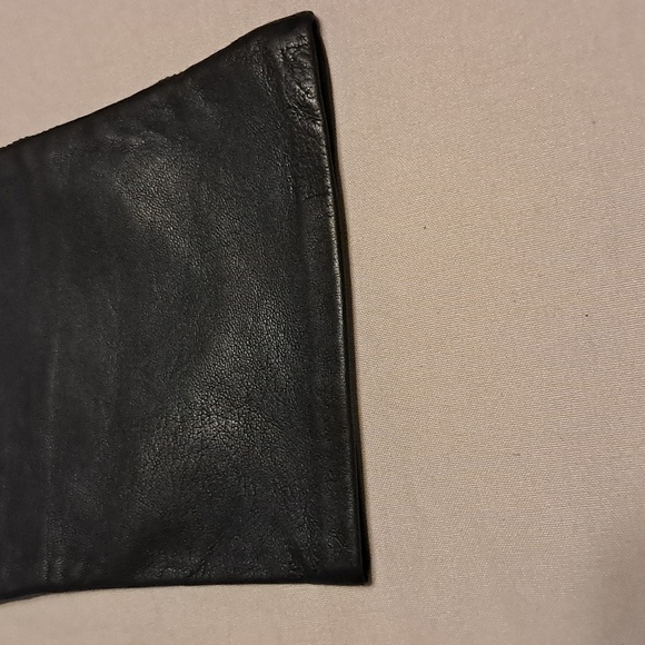 Fownes Women Black Leather Gloves with 100% Silk Lining Fitted Elegant Driving - Picture 6 of 9